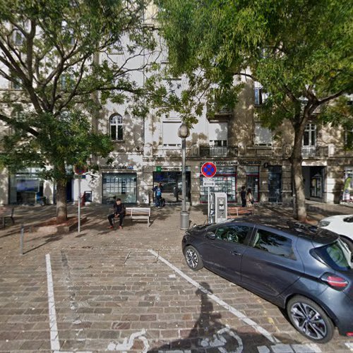 Borne de recharge de véhicules électriques Freshmile Station de recharge Metz