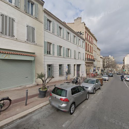 Borne de recharge de véhicules électriques TotalEnergies Charging Station Marseille