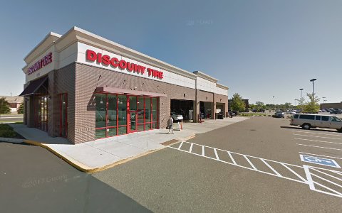 Tire Shop «Discount Tire Store - Maple Grove, MN», reviews and photos, 16485 County Rd 30, Maple Grove, MN 55311, USA
