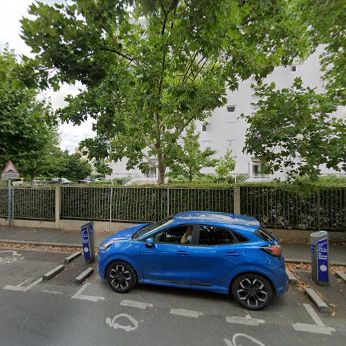 Borne de recharge de véhicules électriques La borne bleue Charging Station Champigny-sur-Marne