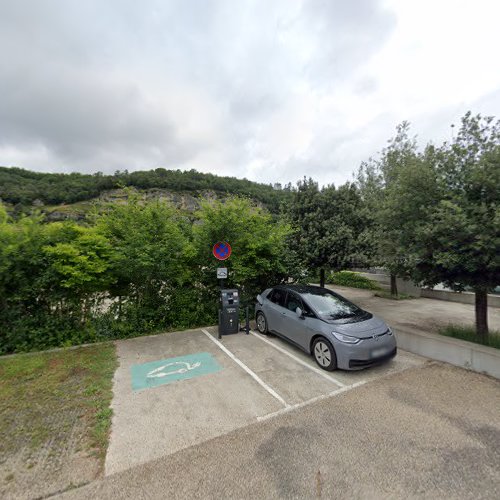 Borne de recharge de véhicules électriques SDE Dordogne Charging Station Les Eyzies
