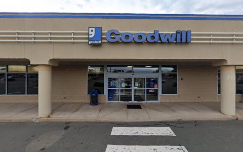 Thrift Store «Goodwill Bloomfield Store & Donation Station», reviews and photos, 331 Cottage Grove Rd, Bloomfield, CT 06002, USA