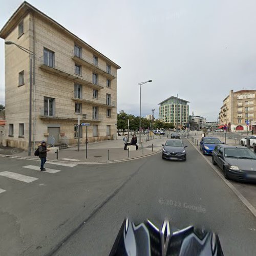 Borne de recharge de véhicules électriques Effia Charging Station Poitiers