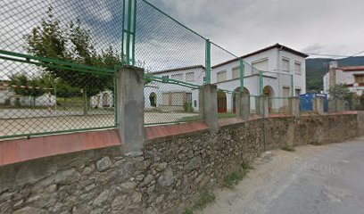 Escuela Les Salines en Maçanet de Cabrenys, Girona