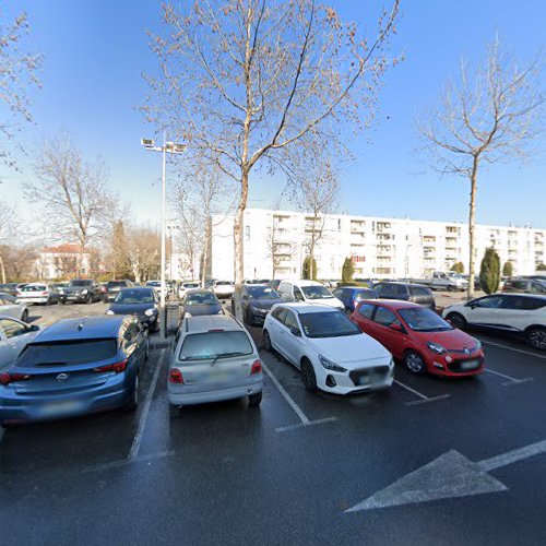 Borne de recharge de véhicules électriques larecharge Charging Station Marignane