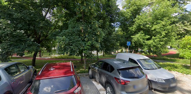 Hozzászólások és értékelések az Szepessy téri parkoló-ról
