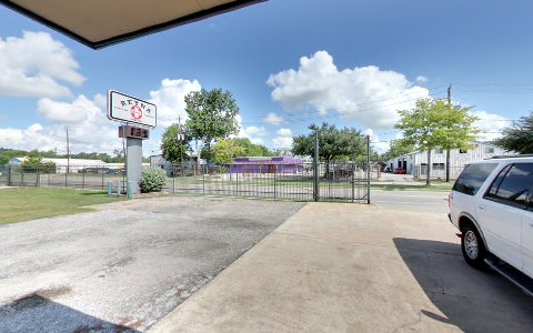 Auto Body Shop «Reyna Auto Body Clinic Inc», reviews and photos, 7805 Hammerly Blvd, Houston, TX 77055, USA