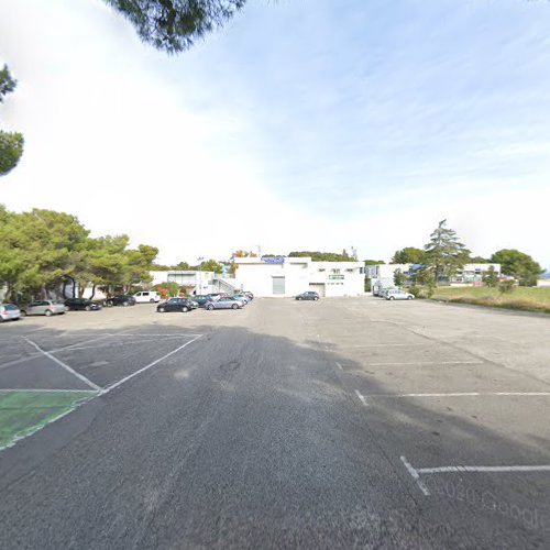 Borne de recharge de véhicules électriques Aix-Marseille Provence Métropole Charging Station Istres