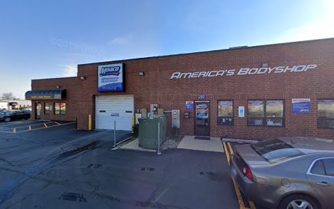Auto Body Shop «Maaco Collision Repair & Auto Painting», reviews and photos, 252 Commonwealth Dr, Carol Stream, IL 60188, USA