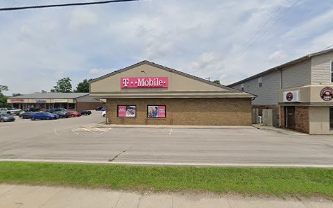 Cell Phone Store «T-Mobile», reviews and photos, 424 E McGalliard Rd, Muncie, IN 47303, USA