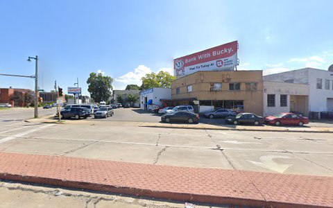 Auto Repair Shop «Advance Automotive Service», reviews and photos, 965 N 35th St, Milwaukee, WI 53208, USA