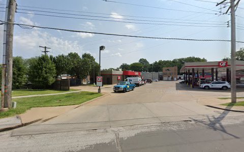 Gas Station «QuikTrip», reviews and photos, 2621 Woodson Rd, Overland, MO 63114, USA