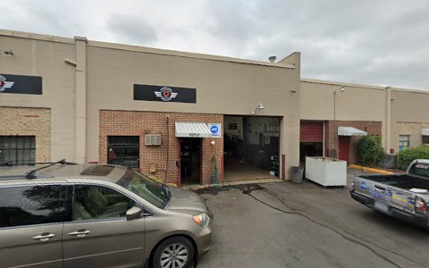 Auto Repair Shop «Tysons Auto Specialties», reviews and photos, 8455 Tyco Rd, Vienna, VA 22182, USA