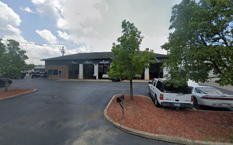 Auto Repair Shop «Meineke Car Care Center», reviews and photos, 5326 Dixie Hwy, Louisville, KY 40216, USA