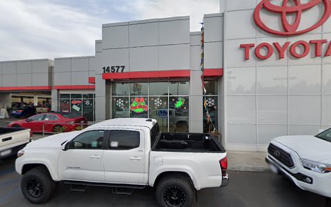 Toyota Dealer «Toyota Of Whittier», reviews and photos, 14577 Whittier Blvd, Whittier, CA 90605, USA