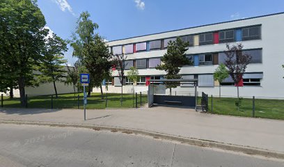 Győr, Körtöltés utca (Audi-iskola)