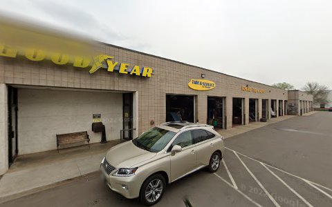 Tire Shop «Youngstedts Hopkins Tire & Auto Service», reviews and photos, 4711 Shady Oak Rd, Hopkins, MN 55343, USA