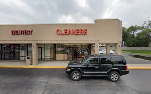Tailor «Highland Square Cleaners Inc», reviews and photos, 7965 Golf Rd, Morton Grove, IL 60053, USA
