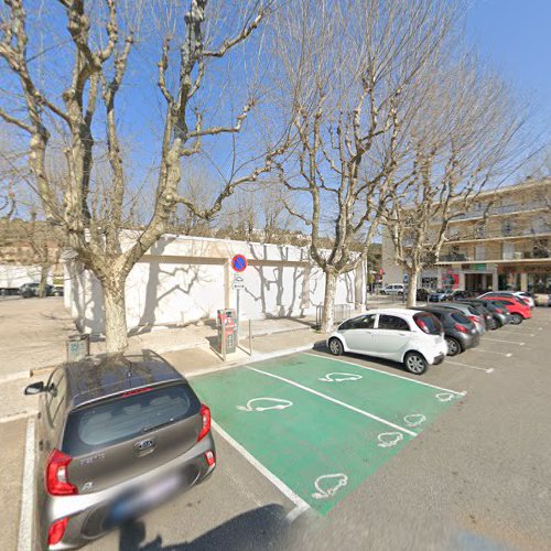 Borne de recharge de véhicules électriques larecharge Charging Station Carnoux-en-Provence
