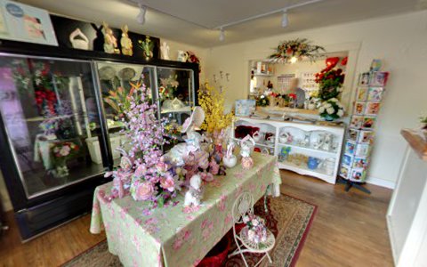 Florist «The Cottage Florist & Gift Boutique», reviews and photos, 10611 Riverview Dr, Riverview, FL 33578, USA