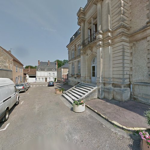 École primaire Commune de Saint-Amand-en-Puisaye Saint-Amand-en-Puisaye