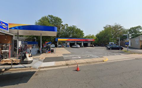 Gas Station «Fairlington Sunoco», reviews and photos, 1639 N Quaker Ln, Alexandria, VA 22302, USA