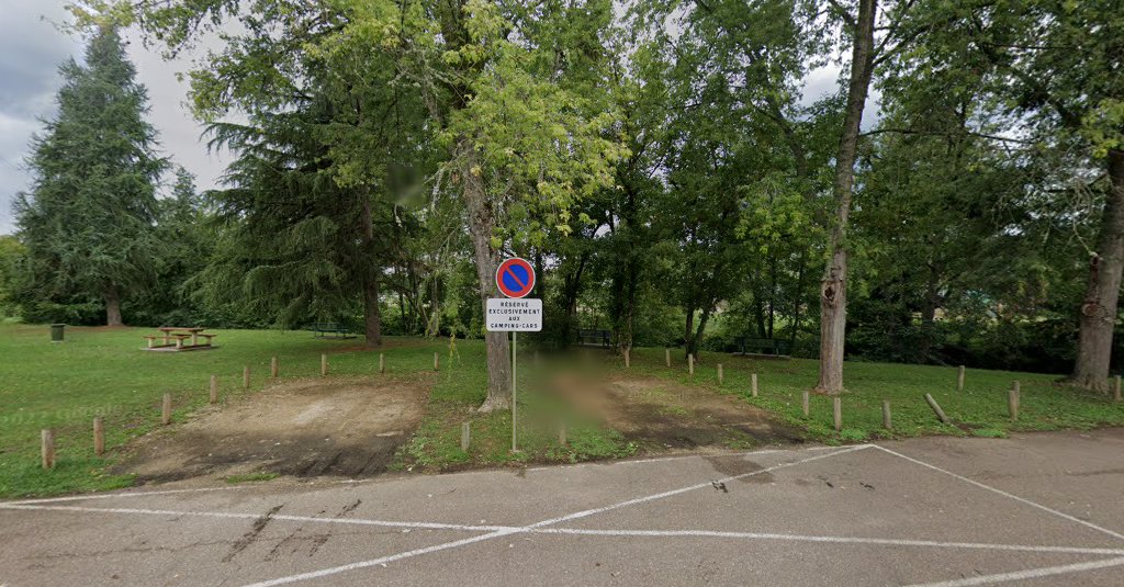 Camperplaats Guérigny à Guérigny (Nièvre 58)