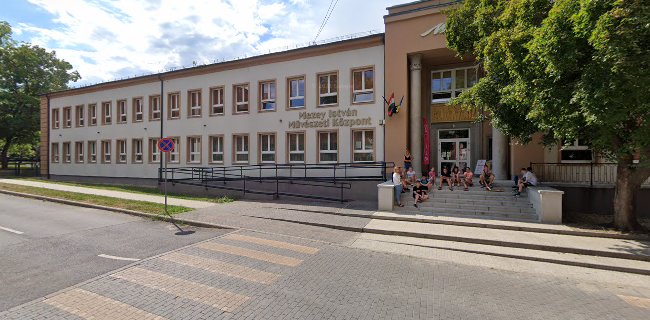 Kazincbarcika, Rákóczi tér 9, 3700 Magyarország