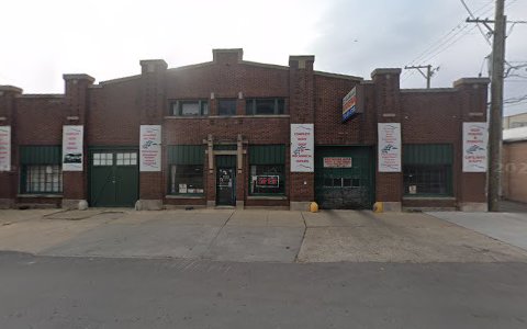 Auto Body Shop «Northside Auto & Body Repairs», reviews and photos, 1123 W Catalpa Ave, Chicago, IL 60640, USA