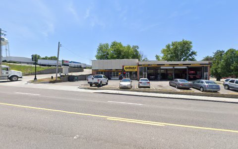 Auto Repair Shop «Meineke Car Care Center», reviews and photos, 2315 W Clay St, St Charles, MO 63301, USA