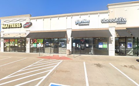 Dry Cleaner «Starchies Cleaners», reviews and photos, 425 E Pleasant Run Rd, Cedar Hill, TX 75104, USA