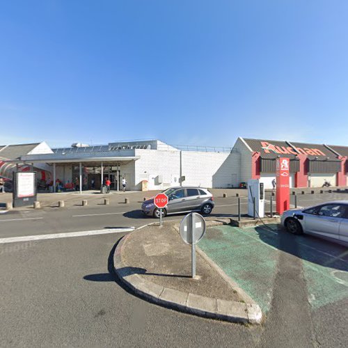 Borne de recharge de véhicules électriques Auchan Charging Station Chambray-lès-Tours