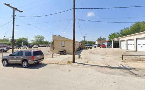 Used Car Dealer «Pleasanton Truck Company», reviews and photos, 805 2nd St, Pleasanton, TX 78064, USA