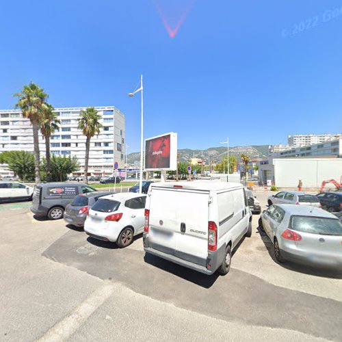 Borne de recharge de véhicules électriques CPO Réseau EBORN Charging Station Toulon