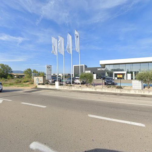 Borne de recharge de véhicules électriques BMW Charging Station Montélimar