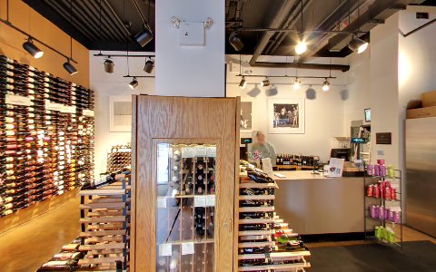 Wine Store «Blue Streak Wines & Spirits», reviews and photos, 4720 Center Blvd, Long Island City, NY 11101, USA