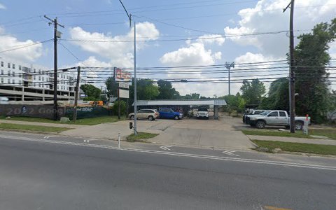 Auto Body Shop «Q Automotive & Body Shop», reviews and photos, 3121 Manor Rd, Austin, TX 78723, USA