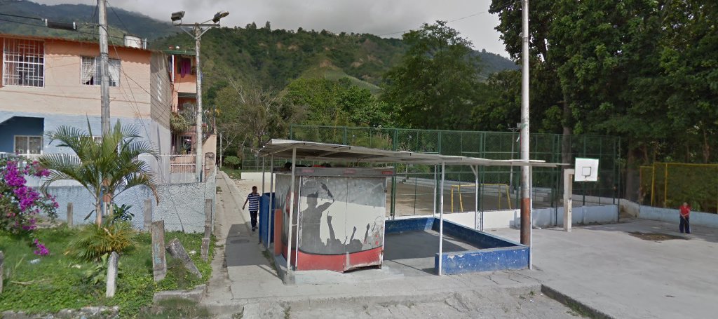 Cancha de Futbol, Barrio Cabecera, Comuna Suroriental