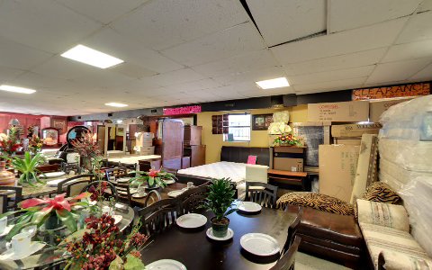 Furniture Store «Maple Mattress Furniture», reviews and photos, 4409 Maple Ave, Dallas, TX 75219, USA