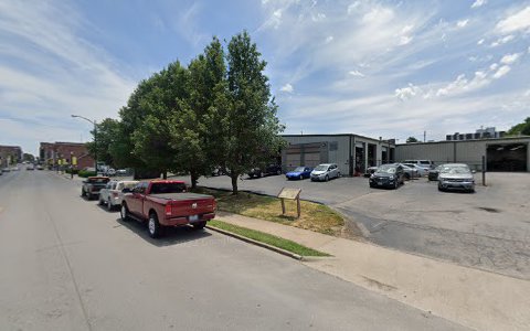 Auto Body Shop «Dodson-Williams Auto Body», reviews and photos, 502 W Walnut St, Springfield, MO 65806, USA