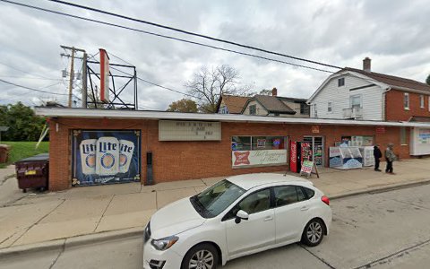 Liquor Store «B J Liquor Store», reviews and photos, 2411 5th Ave, South Milwaukee, WI 53172, USA