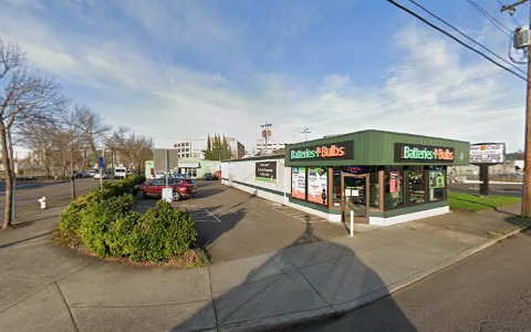 Car Battery Store «Batteries Plus Bulbs», reviews and photos, 12825 SW Canyon Rd, Beaverton, OR 97005, USA