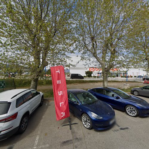Borne de recharge de véhicules électriques WiiiZ Station de recharge Mandelieu-la-Napoule