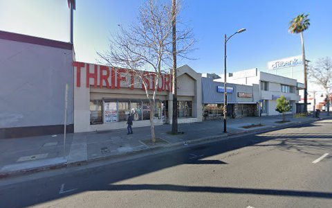 Thrift Store «Universal Thrift Store», reviews and photos, 18248 Sherman Way, Reseda, CA 91335, USA