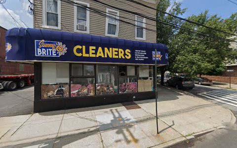 Dry Cleaner «Sunny Brite Cleaners», reviews and photos, 6502 Fresh Meadow Ln # A, Flushing, NY 11365, USA