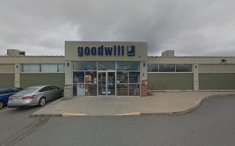 Thrift Store «Goodwill Store & Donation Center», reviews and photos, 165 John E Devine Dr, Manchester, NH 03103, USA
