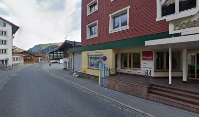 Bushaltestelle Zürs Arlberghaus