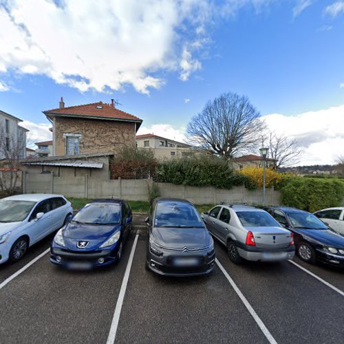 Borne de recharge de véhicules électriques IZIVIA Grand Lyon Station de recharge Francheville