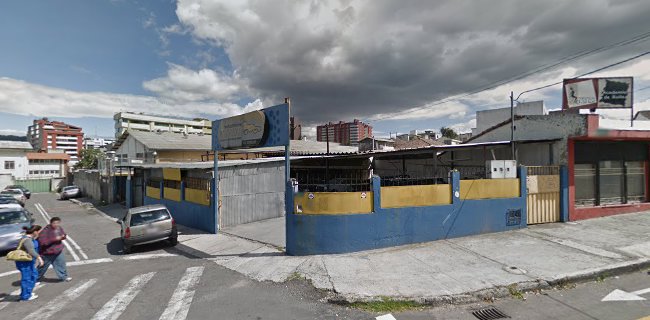 Medizentrum, Veracruz OE3-51 y Carondelet, Edificio, Ecuador