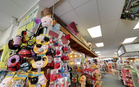 Pet Supply Store «Pet Loft», reviews and photos, 6333 SW Macadam Ave #104, Portland, OR 97239, USA